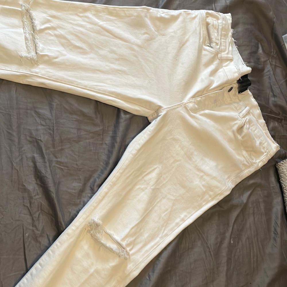White Valabasas jeans